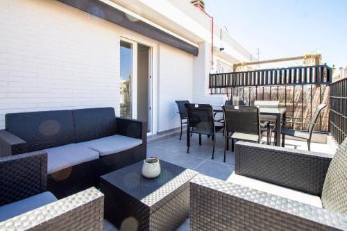 Penthouse Apartment room in Apartamentos Cuatro Caminos