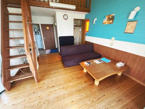 2 bedrooms, 6 beds