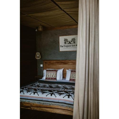 The Tropical Koh Mook Room Type - Deluxe Double Room with Balcony and Sea View