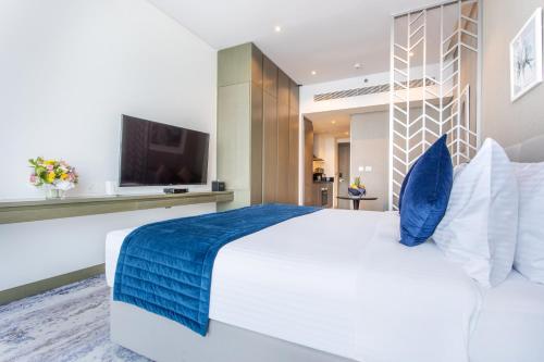 The S Holiday Homes Canal view Studio and One Bedroom Apartments Damac Maison Prive - image 14
