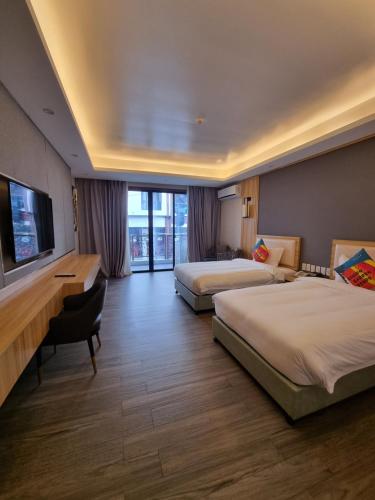 room detail thumbnail 0