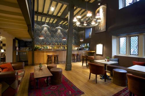 ผับ/เลาจน์, The Broadway Hotel in บอร์ดเวย์