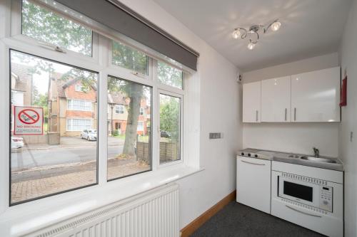 Flexistay Aparthotel Sutton - image 6
