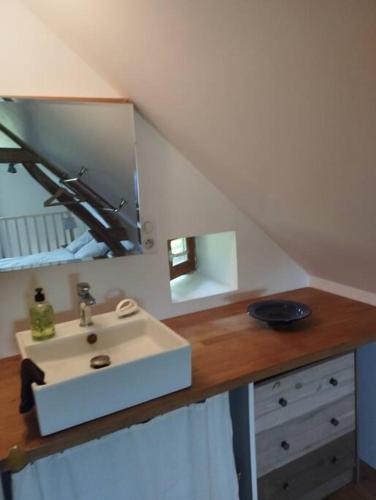 Le Bouchat : Maisonnette au calme pour 2 +1 guest in 盧希蒙特方