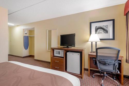 Quality Inn and Suites Lincoln - image 7