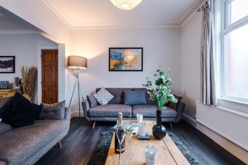 Stunning 2-Bed Home in Chester by 53 Degrees Property - Amazing location - Ideal for Couples & Groups - Sleeps 6