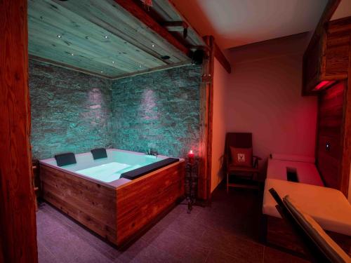 Pezsgőfürdő, Engadin Chalet - Private Retreat & Appart -St Moritz - Val Bever in Bevers