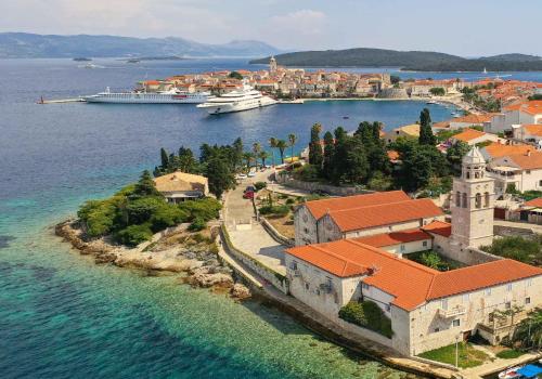 Villa Sea La Vie Seafront Location 4 Bedrooms Sea Access - image 5