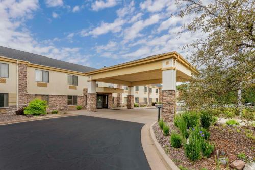 Comfort Inn & Suites Black River Falls I-94