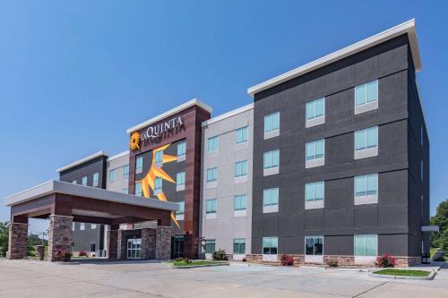 La Quinta Inn & Suites by Wyndham Jackson-Cape Girardeau in Jackson, USA