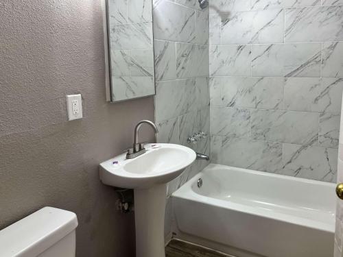 Motel 6 Las Vegas NV Downtown Fremont St — Main Photo