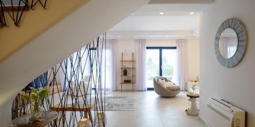 Beautiful Santorini Villa 3 Bedrooms Villa Phos Private Pool & Lovely Sea View Exo Gialos in Exo Gialos Thiras