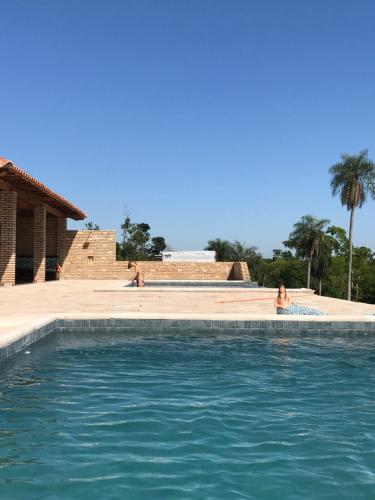 Swimming pool, Mansion a Lago in Itaugua