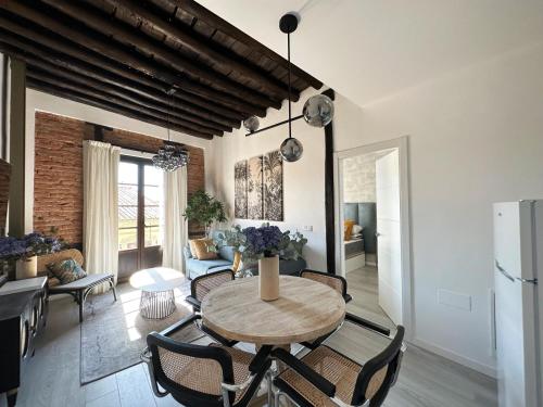 One-Bedroom Apartment image 3