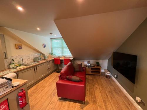 1 Bed Studio - Sleeps 2 - Wifi - Parking