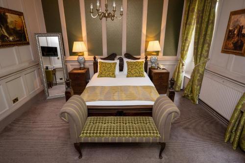 Cross Hands Hotel by Greene King Inns - image 11