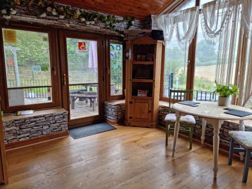 Castle Lodge - Brecon Beacons Accommodation