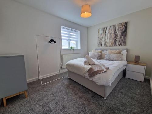 Charming 2 BedRoom Tredegar Gem. Sleeps 4