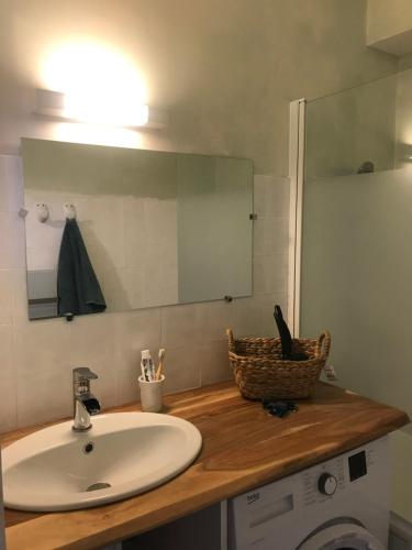 Fürdőszoba, Appartement Cosy et Chaleureux in Montclar