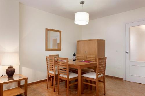 Two-Bedroom Apartment (5-6 Adults) image 5