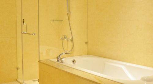 Bathroom, Hotel Formosa near Asia University Museum of Modern Art