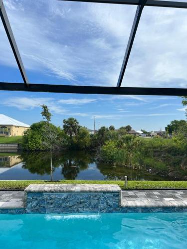 Newly built Villa Ballerina with heated pool and incredible view into beautiful Arrowheadcanal