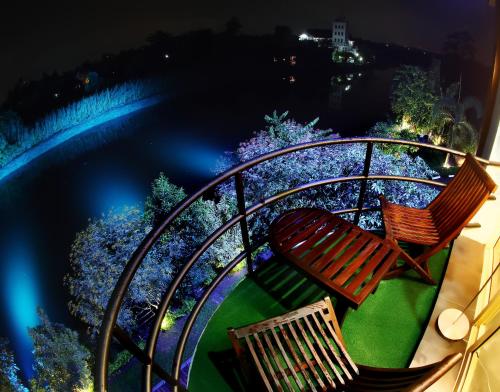 Opulent River Face Hotel in Nawala Area