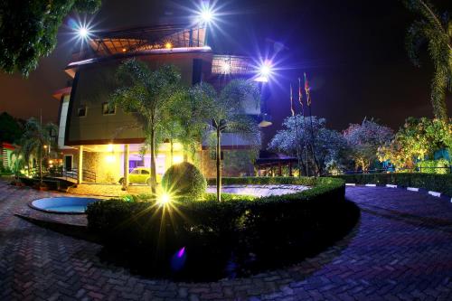 Opulent River Face Hotel in Nawala Area