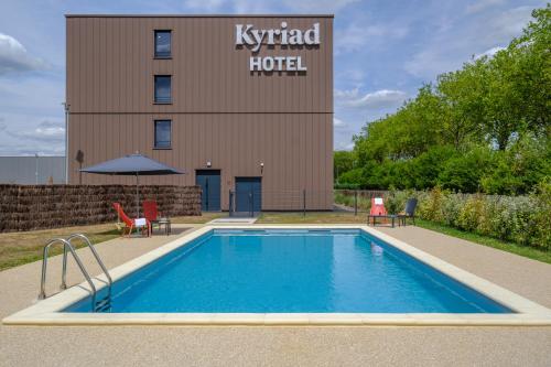. Kyriad Tours Sud - Ballan Mire
