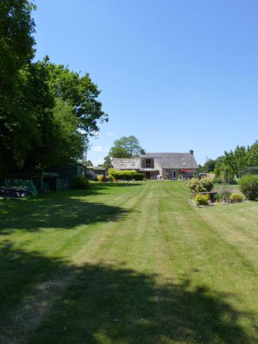Viesnīcas āriene, First floor apartment in rural Brittany in Rohan ciems