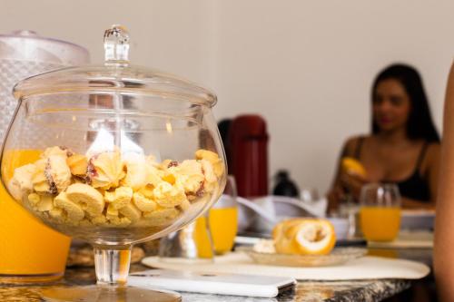 Casa R2, com piscina a 04 Km do Parque Olímpico