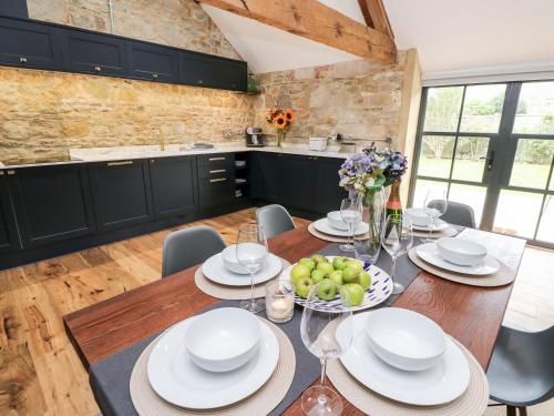 Exterior view, Tower Barn Cottage in Ryde East