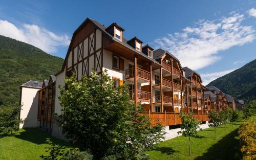 Saint-Mamet Hotels