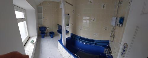 Ванная комната, Keeles. in Бирр