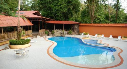 Swimming pool, Hotel El Bambu in Puerto Viejo de Sarapiqui