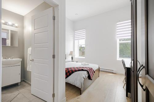 HoMa Homestay Hotel by Olympic Stadium Montreal Auberge-Hostel near Kazumi Sushi Lounge