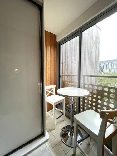 Agréable chambre avec terrasse ( Option clim) - Location saisonnière - Bagneux