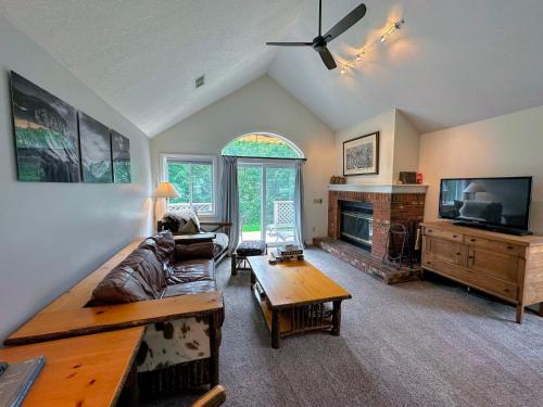 FV44 tastefully updated single level with AC, WiFi in Bretton Woods, USA