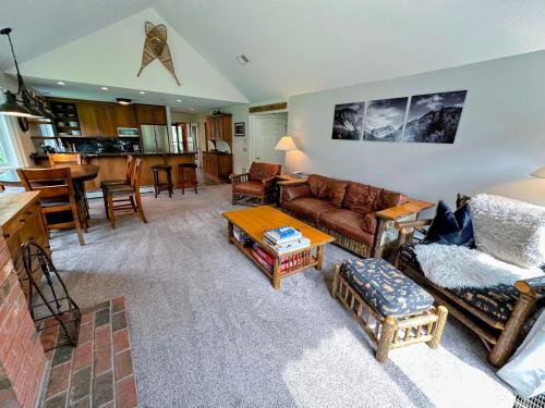FV44 tastefully updated single level with AC, WiFi in Bretton Woods, USA