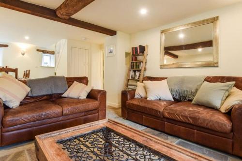 Holly Cottage, Coln St Aldwyns, Cotswolds