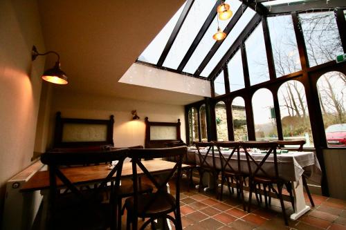 Restorāns, The Wolfe Inn Wolfscastle in Wolf's Castle