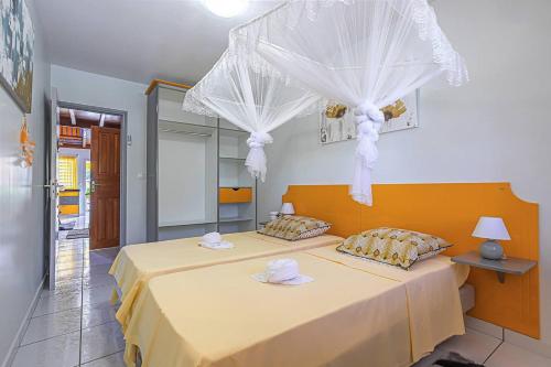 Villa paradisiaque à Pointe-Noire avec piscine privée (Villa paradisiaque a Pointe-Noire avec piscine privee) in Πουάντ-Νουάρ