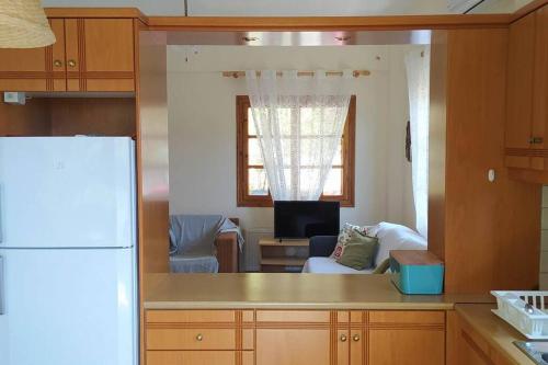 주방, Greek village life by the sea in 마라티아스 (포키스)