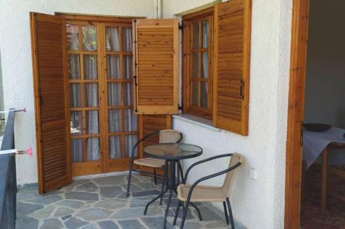 편의 시설/서비스, Greek village life by the sea in 마라티아스 (포키스)