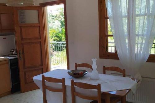 편의 시설/서비스, Greek village life by the sea in 마라티아스 (포키스)