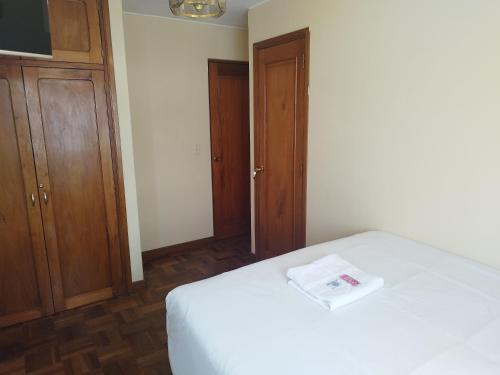 Double Room with Shared Bathroom image 4
