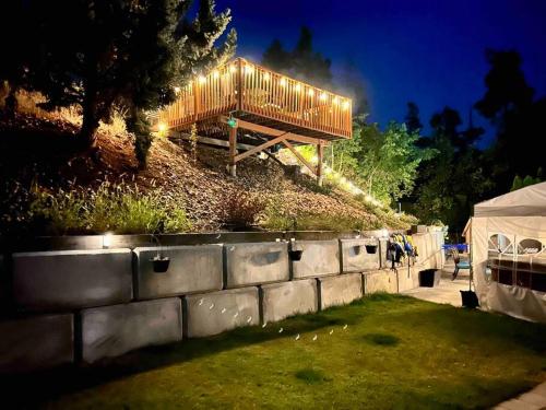 Central 2 BdR 1 + 1 Bath + Heated Salt Pool + HT in Kelowna, Canada