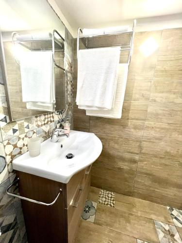 Santa Chiara Apartment, Naples (photo 7)