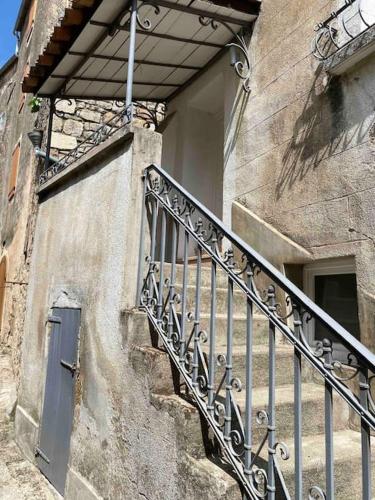 La Maison dans les remparts in 聖厄拉利耶德塞爾農