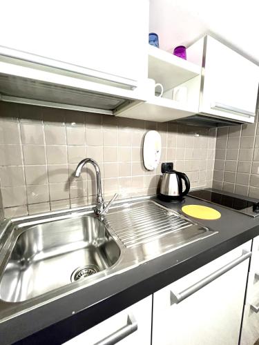 Santa Chiara Apartment, Naples (photo 8)